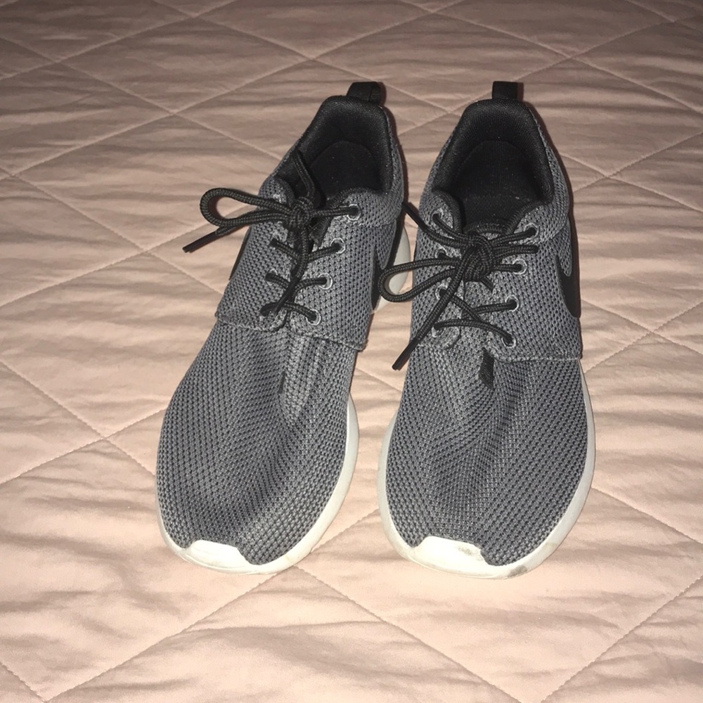 Super cute Nike sneakers!